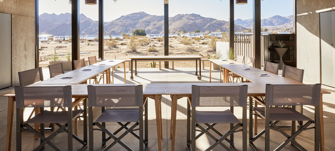 ACJT - Indoor meeting space with view