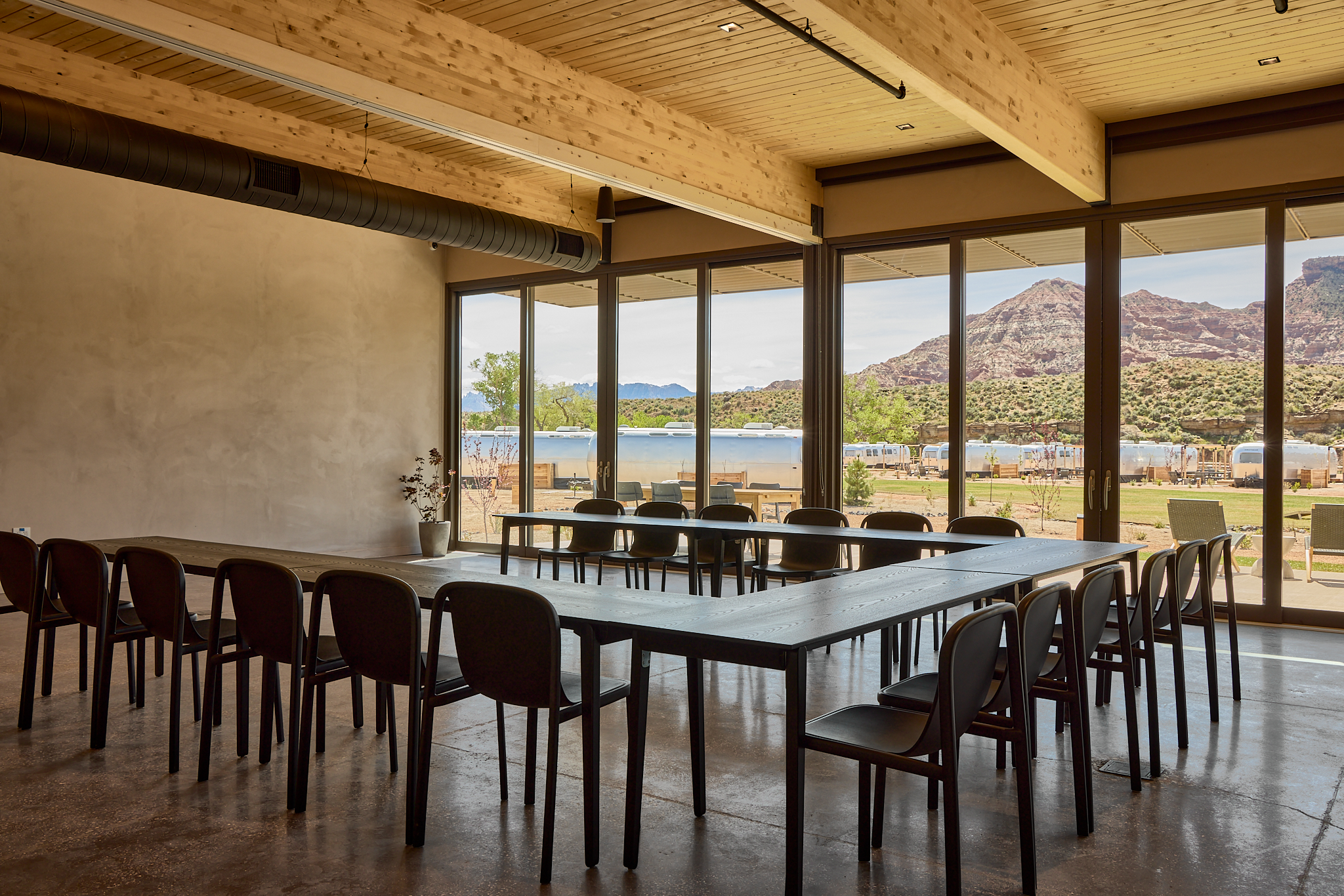 ACZ - Indoor Meeting Space